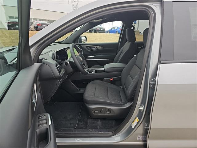 new 2025 Chevrolet Traverse car, priced at $43,995