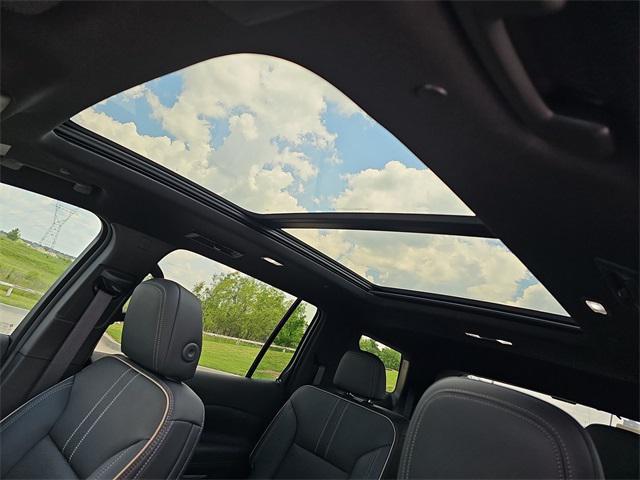 new 2025 Chevrolet Traverse car, priced at $58,040