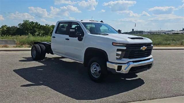 new 2025 Chevrolet Silverado 3500 car
