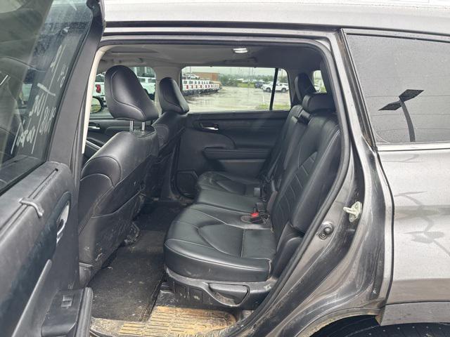 used 2021 Toyota Highlander car, priced at $29,988