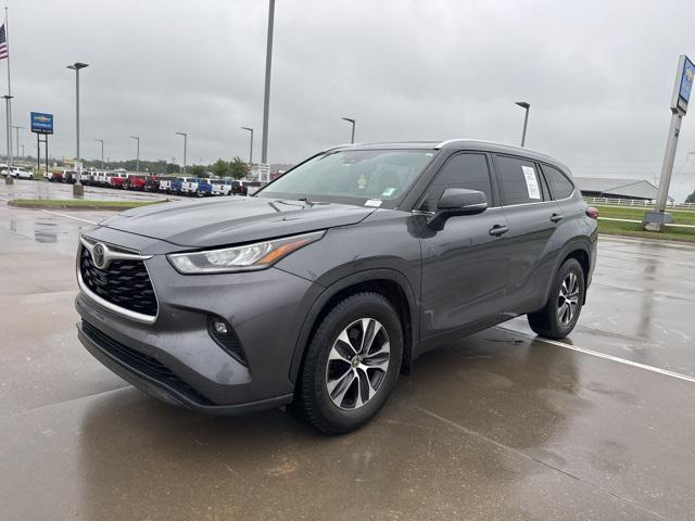 used 2021 Toyota Highlander car, priced at $29,988