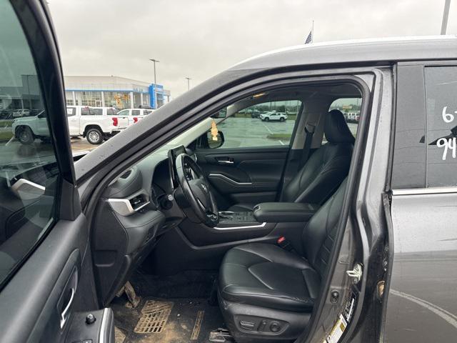 used 2021 Toyota Highlander car, priced at $29,988