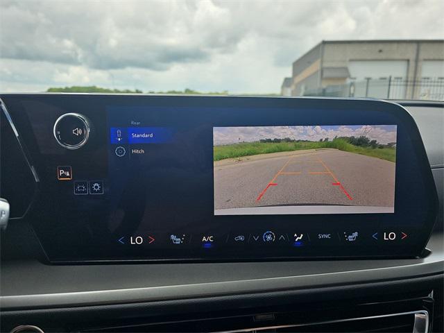 new 2025 Chevrolet Traverse car, priced at $42,095