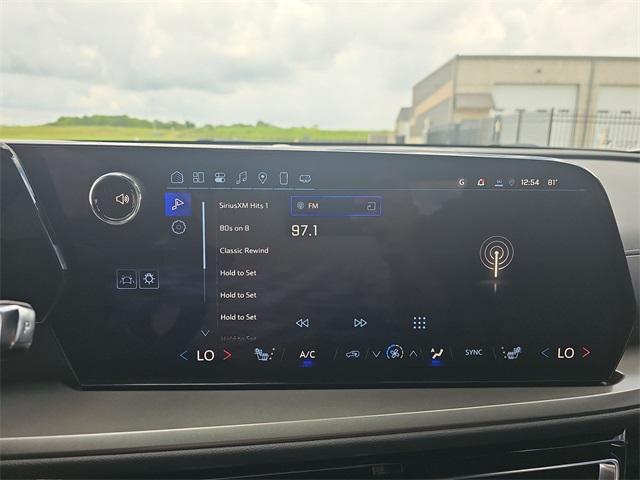 new 2025 Chevrolet Traverse car, priced at $42,095