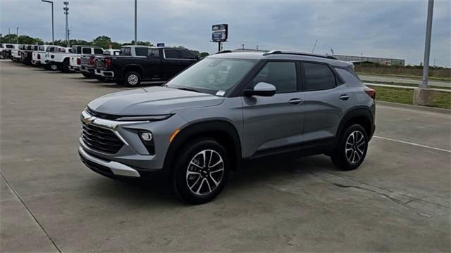 new 2025 Chevrolet TrailBlazer car, priced at $29,580
