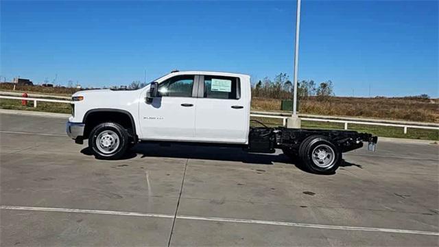 new 2025 Chevrolet Silverado 3500 car, priced at $61,718