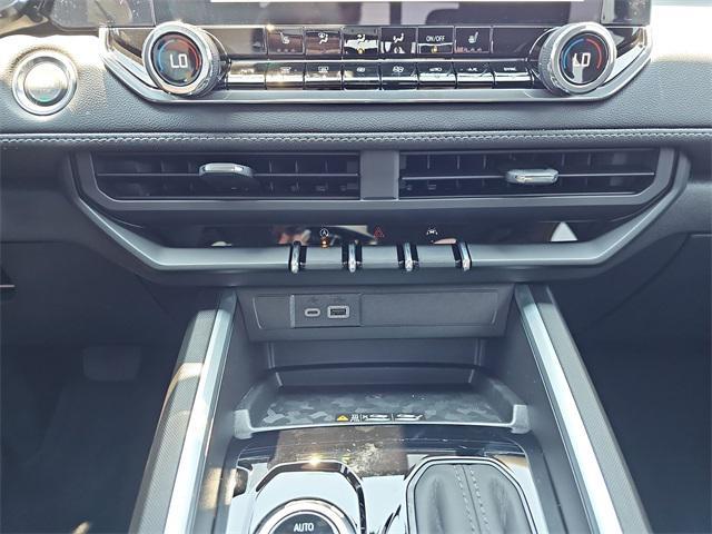 new 2025 Chevrolet Colorado car, priced at $44,010