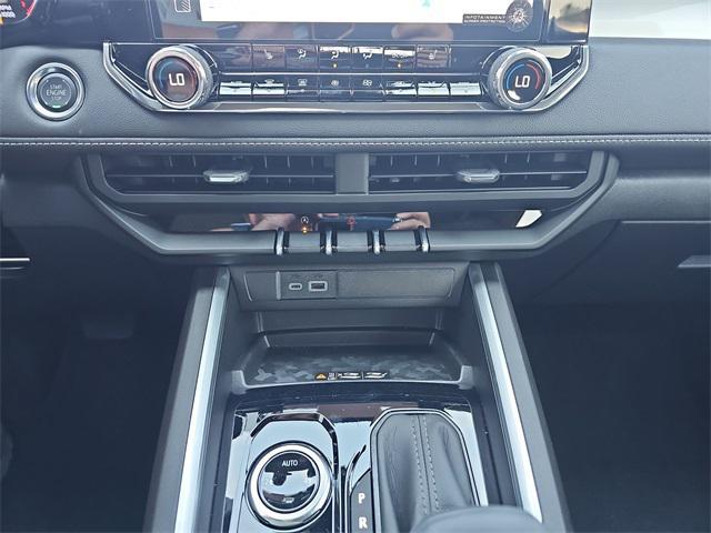 new 2025 Chevrolet Colorado car, priced at $43,860