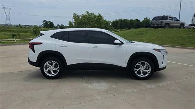 new 2025 Chevrolet Trax car, priced at $23,759