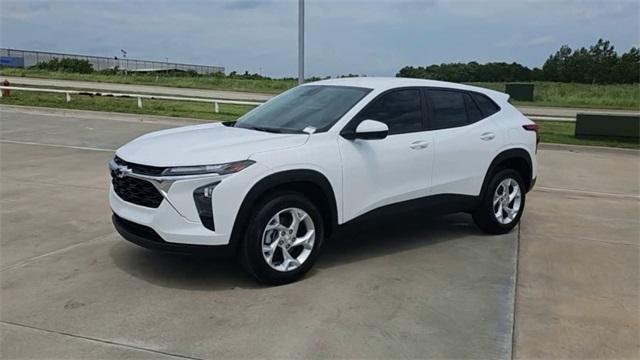 new 2025 Chevrolet Trax car, priced at $23,759
