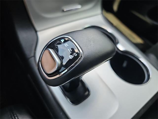 used 2015 Jeep Grand Cherokee car, priced at $13,655