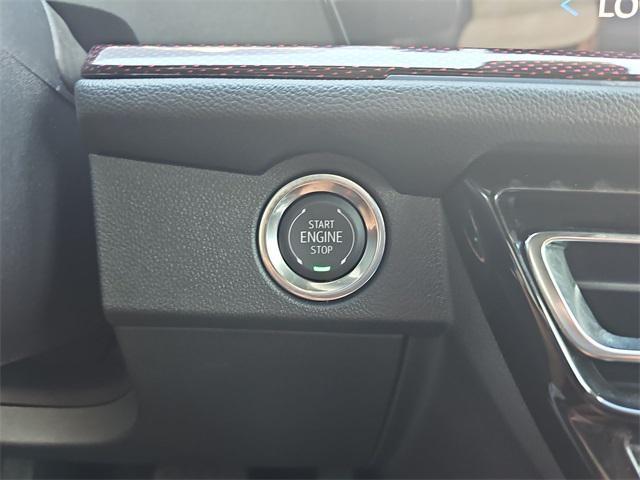 new 2025 Chevrolet Traverse car, priced at $57,095