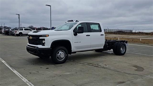 new 2025 Chevrolet Silverado 3500 car, priced at $61,258