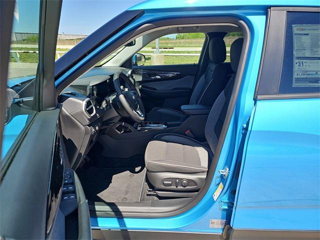 new 2025 Chevrolet TrailBlazer car, priced at $28,370