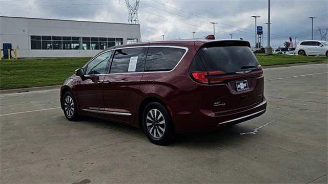 used 2022 Chrysler Pacifica Hybrid car, priced at $30,997