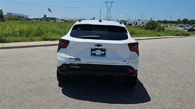 new 2025 Chevrolet Trax car, priced at $27,377