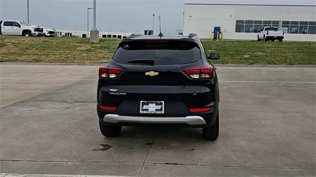 new 2025 Chevrolet TrailBlazer car, priced at $27,975