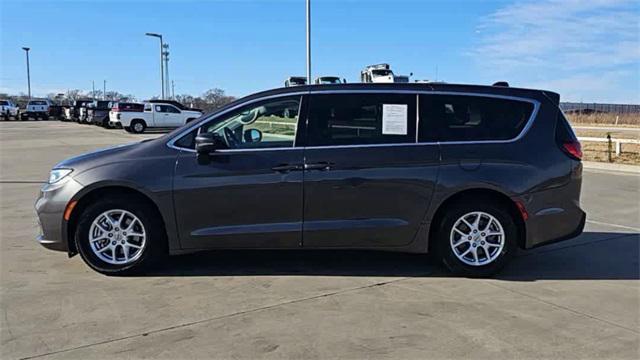 used 2023 Chrysler Pacifica car, priced at $26,000