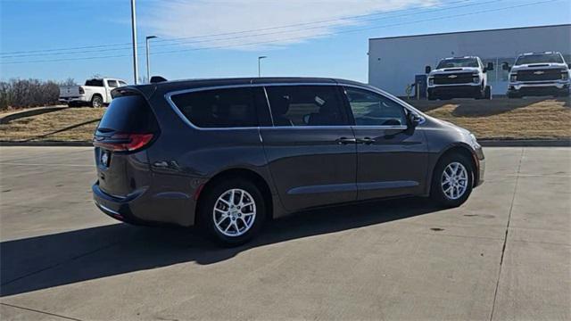 used 2023 Chrysler Pacifica car, priced at $26,000