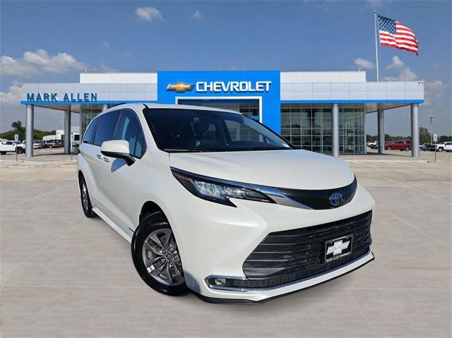 used 2021 Toyota Sienna car, priced at $35,588