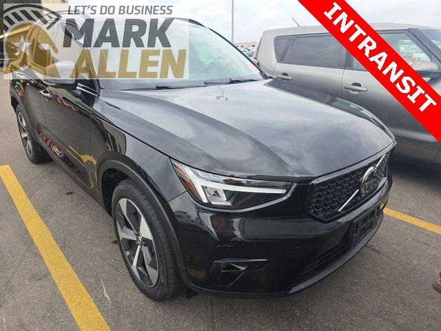 used 2023 Volvo XC40 car, priced at $28,997