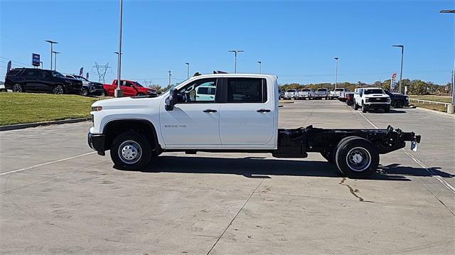 new 2025 Chevrolet Silverado 3500 car, priced at $58,658