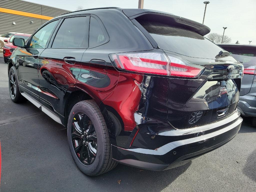 new 2024 Ford Edge car, priced at $38,620