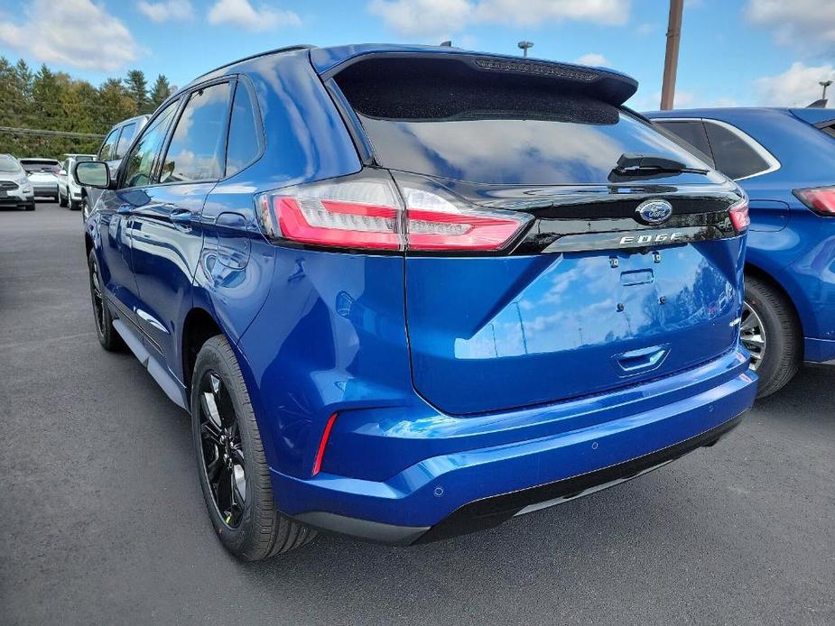 new 2024 Ford Edge car, priced at $37,420