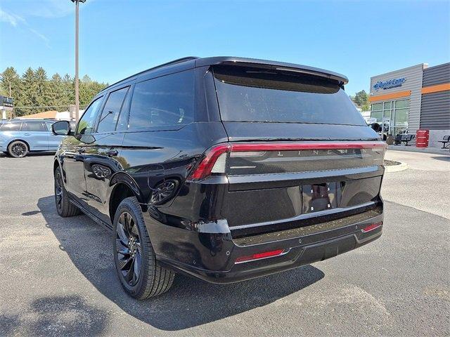 new 2025 Lincoln Navigator car, priced at $105,560