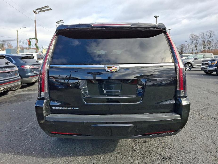 used 2020 Cadillac Escalade ESV car, priced at $43,292