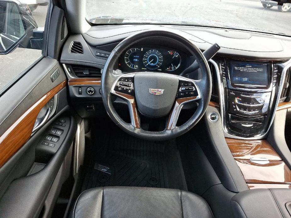 used 2020 Cadillac Escalade ESV car, priced at $43,292