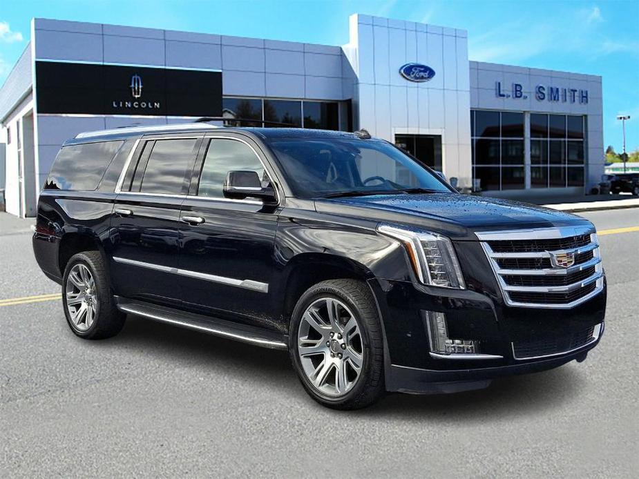 used 2020 Cadillac Escalade ESV car, priced at $43,292