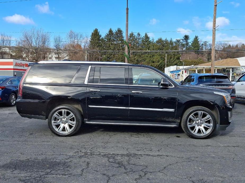 used 2020 Cadillac Escalade ESV car, priced at $43,292