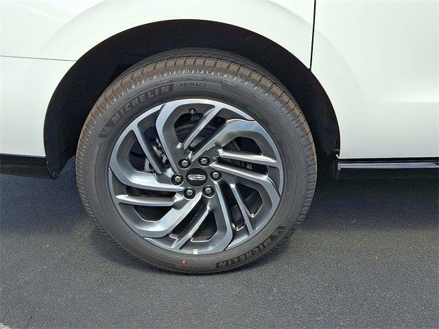 new 2025 Lincoln Navigator L car, priced at $109,050
