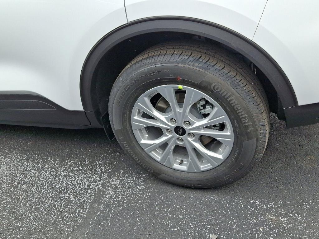 new 2025 Ford Escape car, priced at $29,040