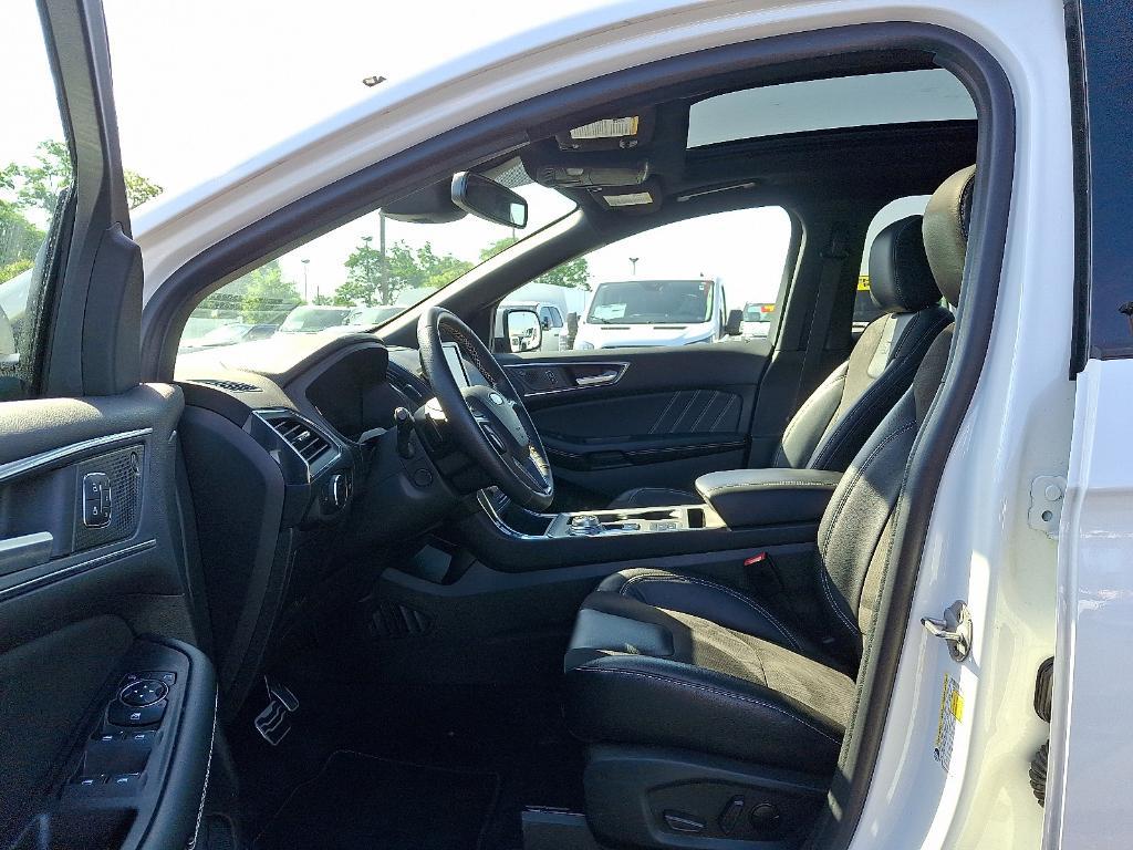 used 2024 Ford Edge car, priced at $40,994