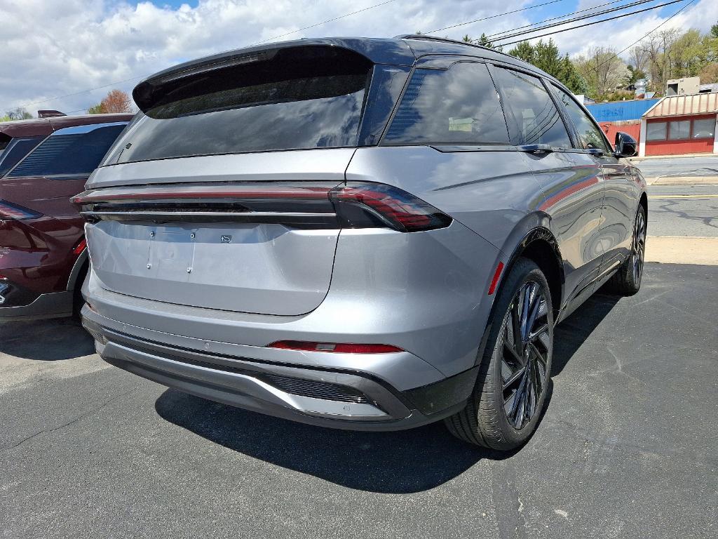 new 2025 Lincoln Nautilus car, priced at $62,068