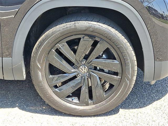 used 2022 Volkswagen Atlas Cross Sport car, priced at $30,726