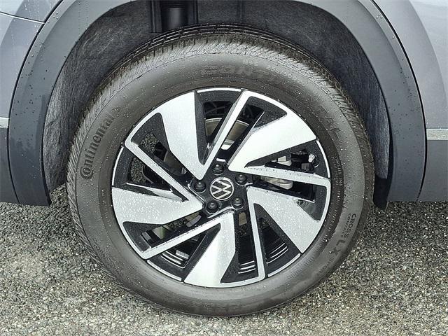 new 2025 Volkswagen Atlas car, priced at $51,134