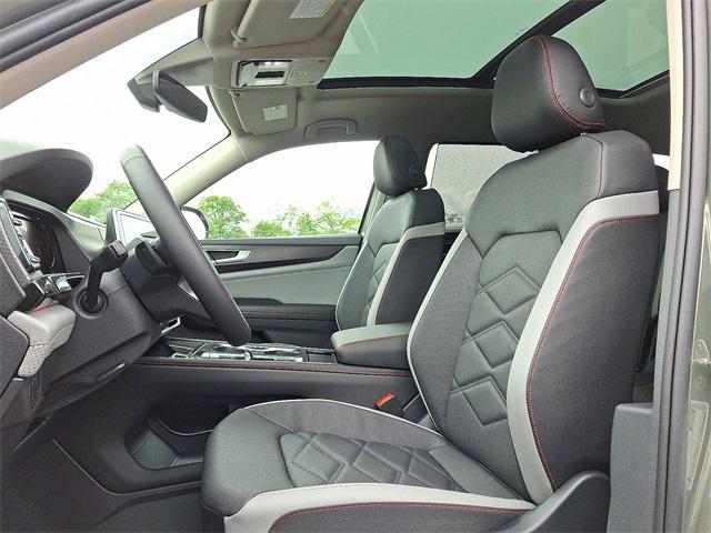 new 2025 Volkswagen Atlas car, priced at $48,822