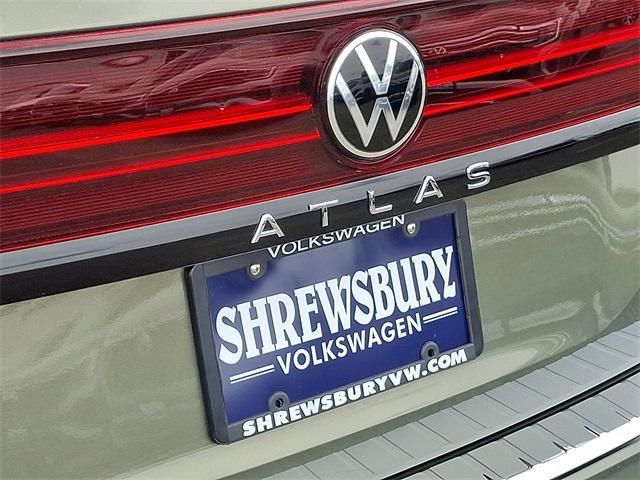 new 2025 Volkswagen Atlas car, priced at $48,822