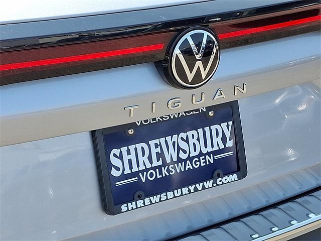 new 2025 Volkswagen Tiguan car, priced at $35,920