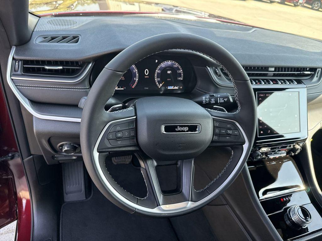 new 2025 Jeep Grand Cherokee car, priced at $45,978