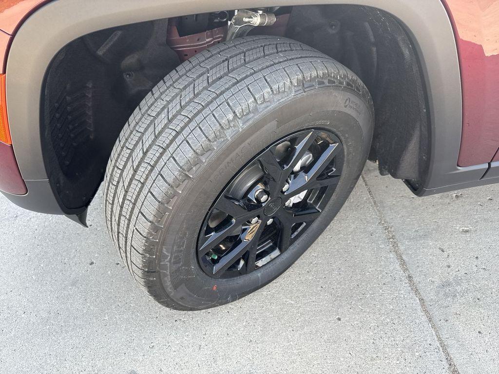 new 2025 Jeep Grand Cherokee car, priced at $45,978