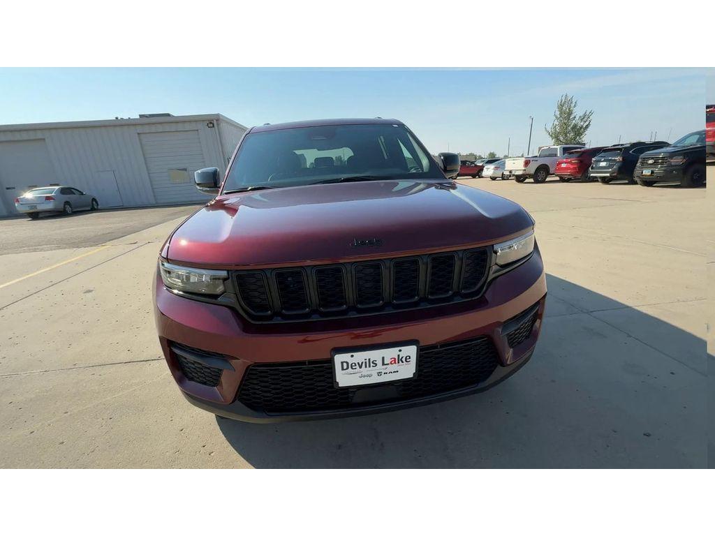 new 2025 Jeep Grand Cherokee car, priced at $45,978
