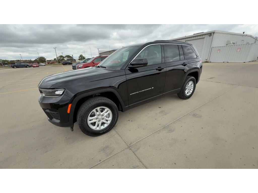 new 2025 Jeep Grand Cherokee car, priced at $42,104