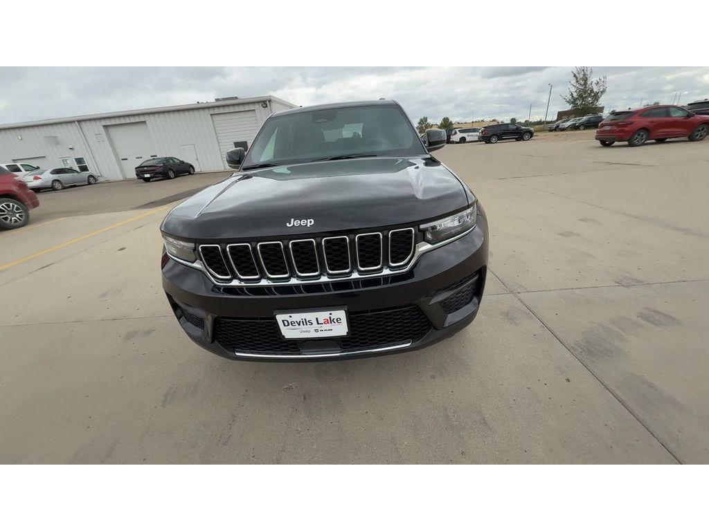 new 2025 Jeep Grand Cherokee car, priced at $42,104