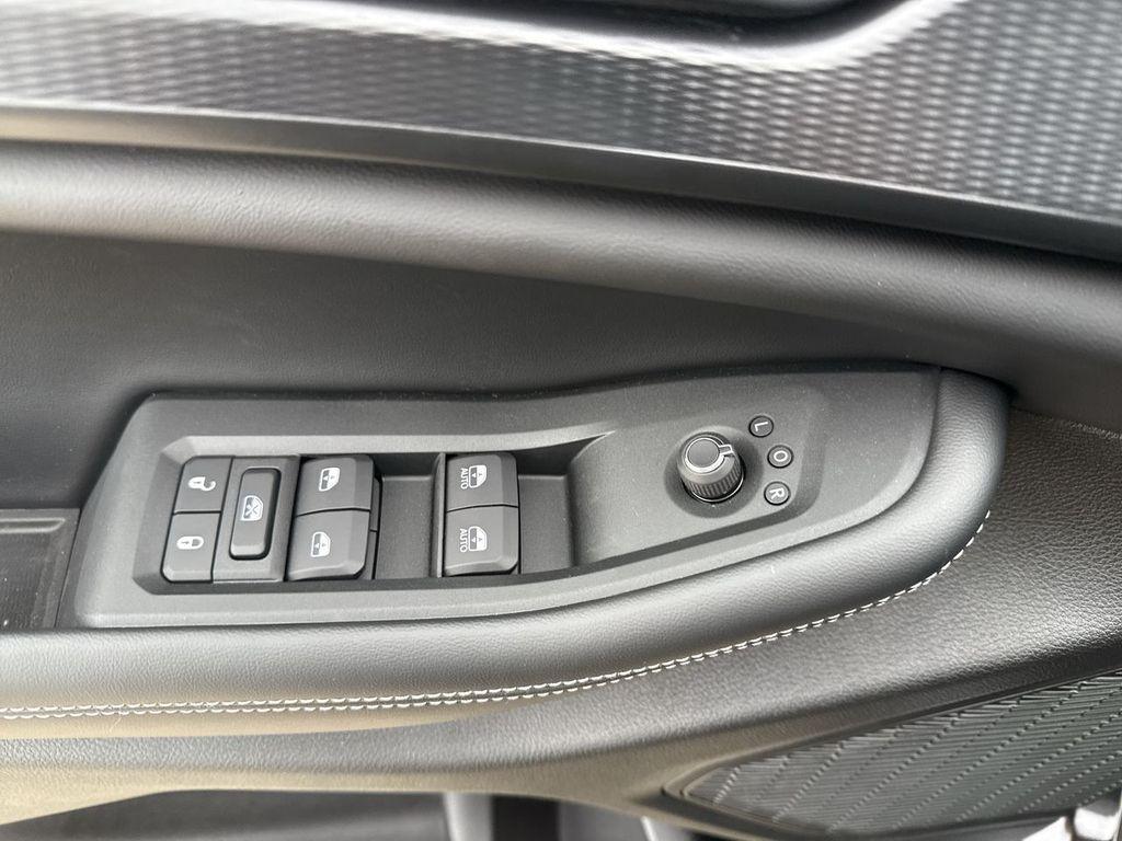 new 2025 Jeep Grand Cherokee car, priced at $42,104