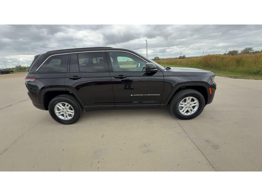 new 2025 Jeep Grand Cherokee car, priced at $42,104