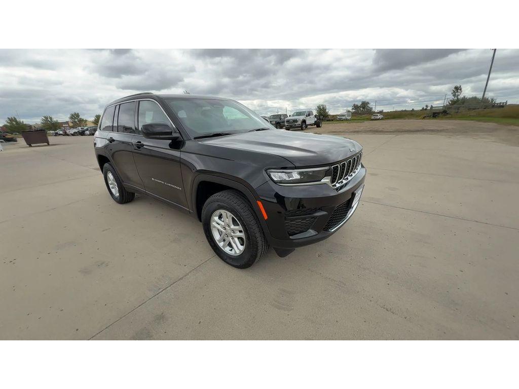 new 2025 Jeep Grand Cherokee car, priced at $42,104